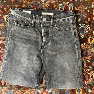 LEVI’S GRAY JEANS